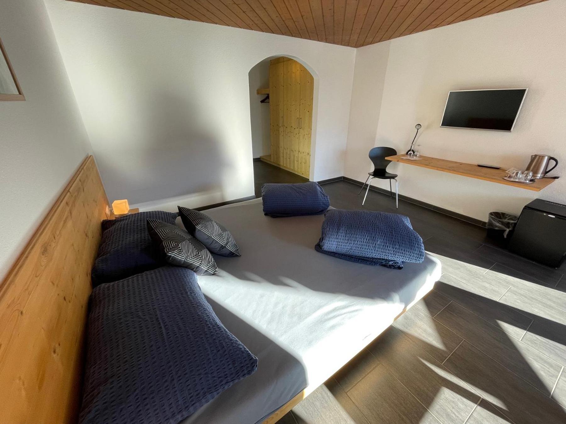 Catrina Hotel Disentis Rum bild